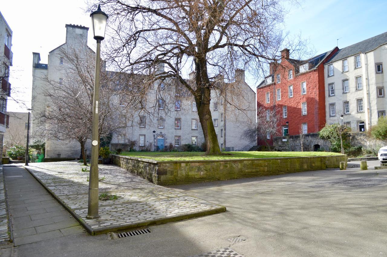 Crags View Apartment On The Royal Mile 爱丁堡 外观 照片